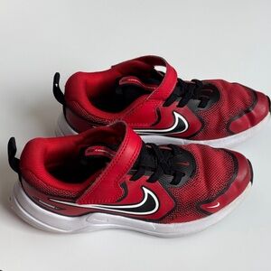 Nike Cosmic Runner Kids Red and Black Sneakers